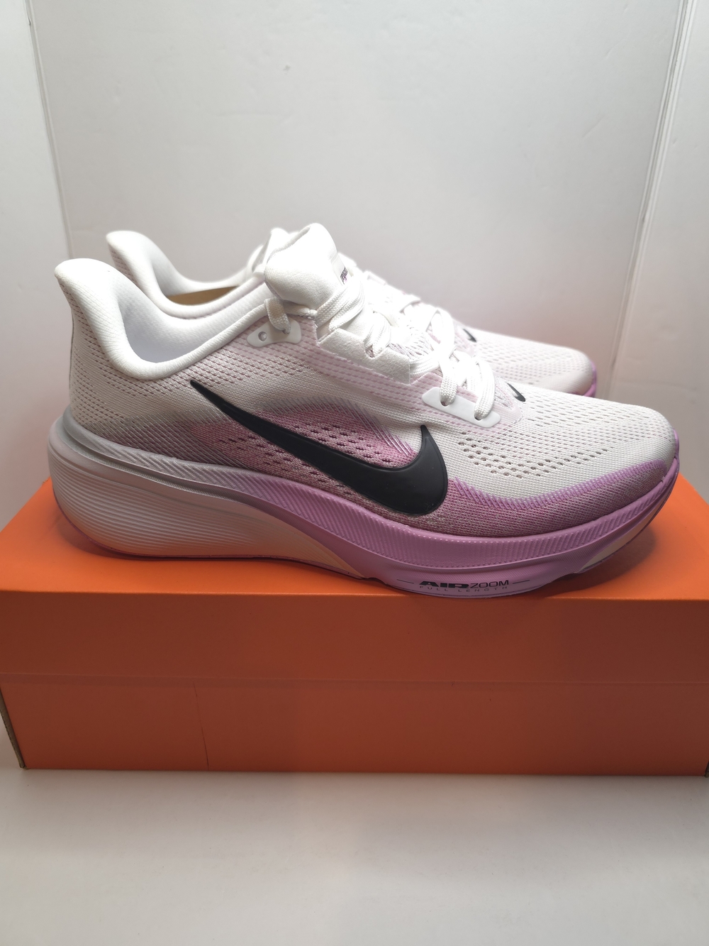 Women's Nike Air Zoom Pegasus 42 Size 8 White/ Black-LT Magenta
